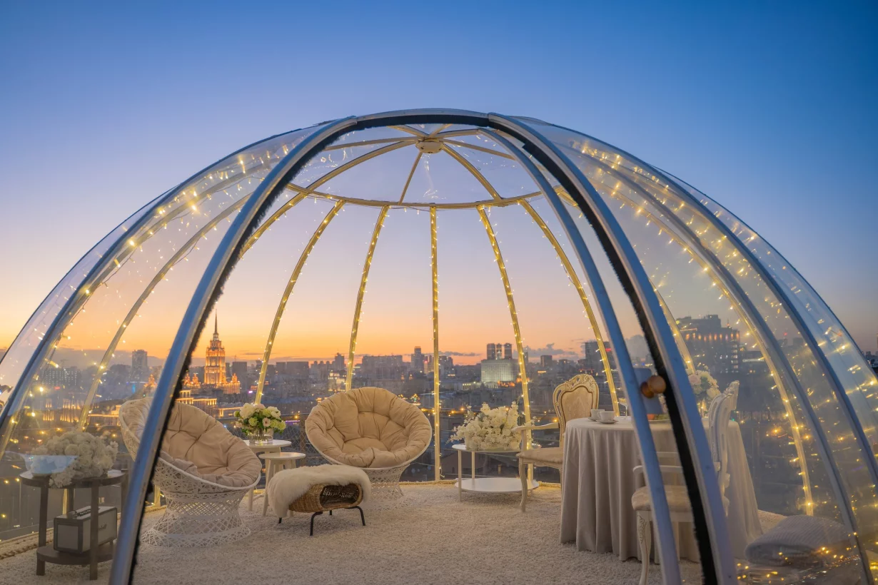 Интерьер/Экстерьер/Банкетная зона/Бар/Стол для двоих/Вход/Главный зал/Lounge зона лофт One Love фото