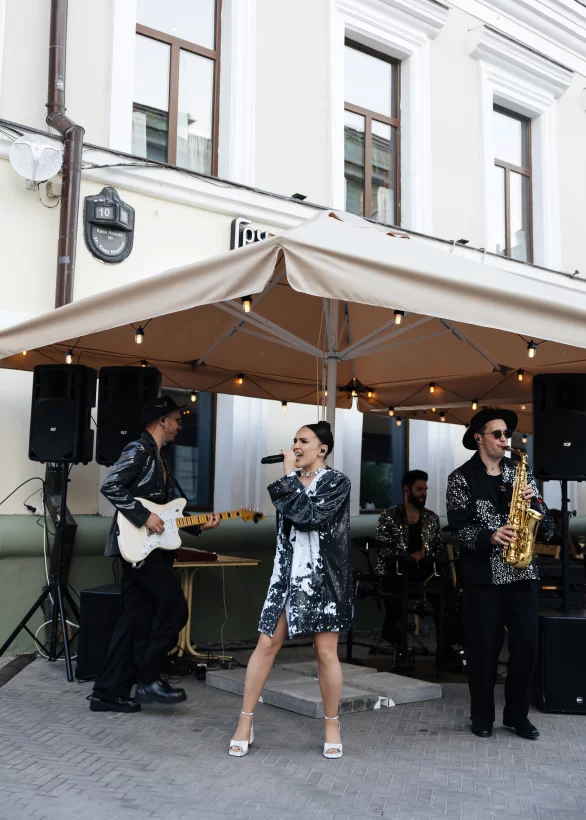 Интерьер/Экстерьер/Банкетная зона/Бар/Стол для двоих/Вход/Главный зал/Lounge зона бар Моряк и чайка фото