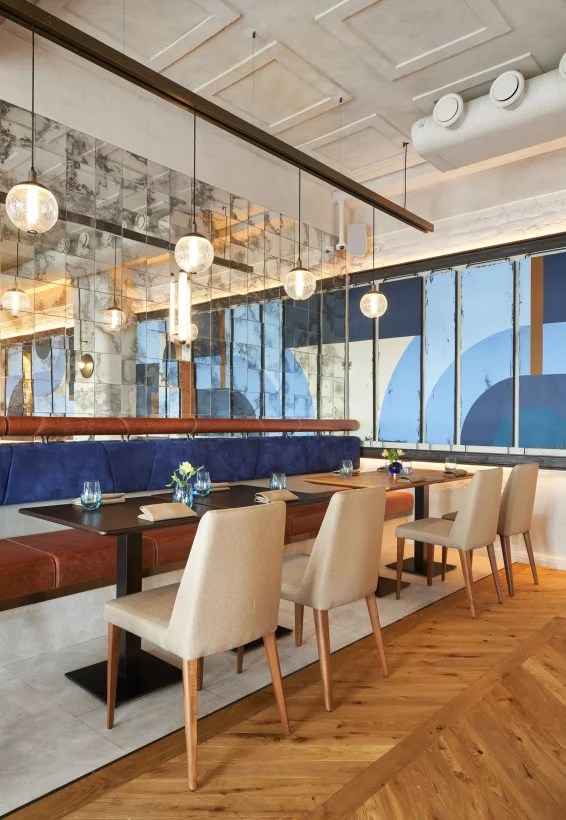 Интерьер/Экстерьер/Банкетная зона/Бар/Стол для двоих/Вход/Главный зал/Lounge зона ресторан Sixty Four фото