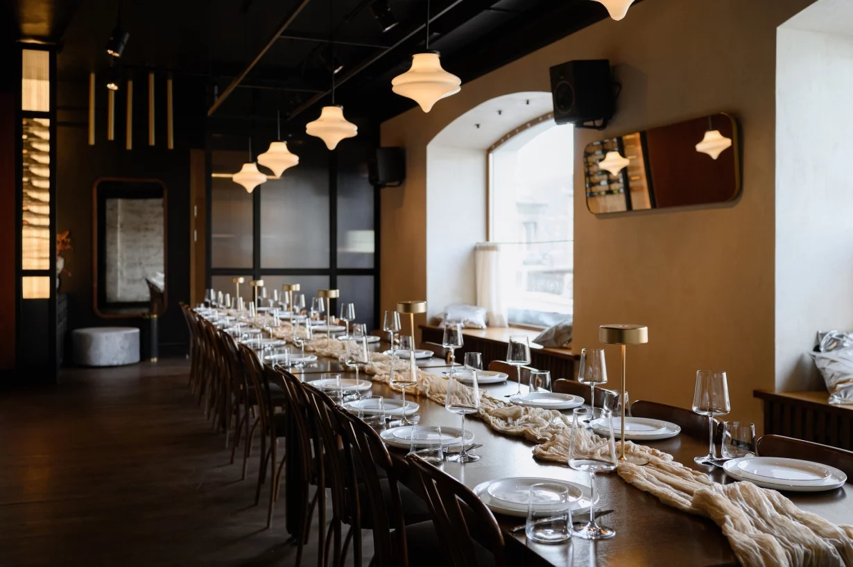 Интерьер/Экстерьер/Банкетная зона/Бар/Стол для двоих/Вход/Главный зал/Lounge зона банкетный зал Сезоны на Фонтанке фото