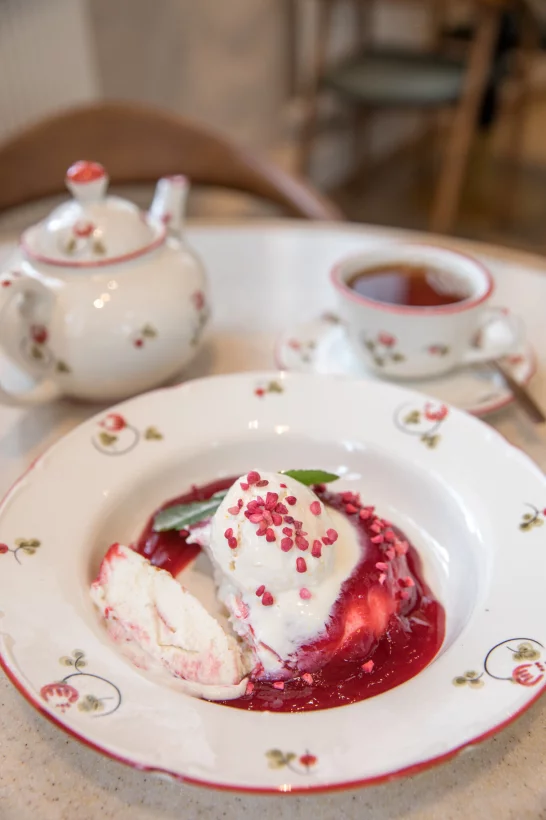 Интерьер/Экстерьер/Банкетная зона/Бар/Стол для двоих/Вход/Главный зал/Lounge зона ресторан Есения фото