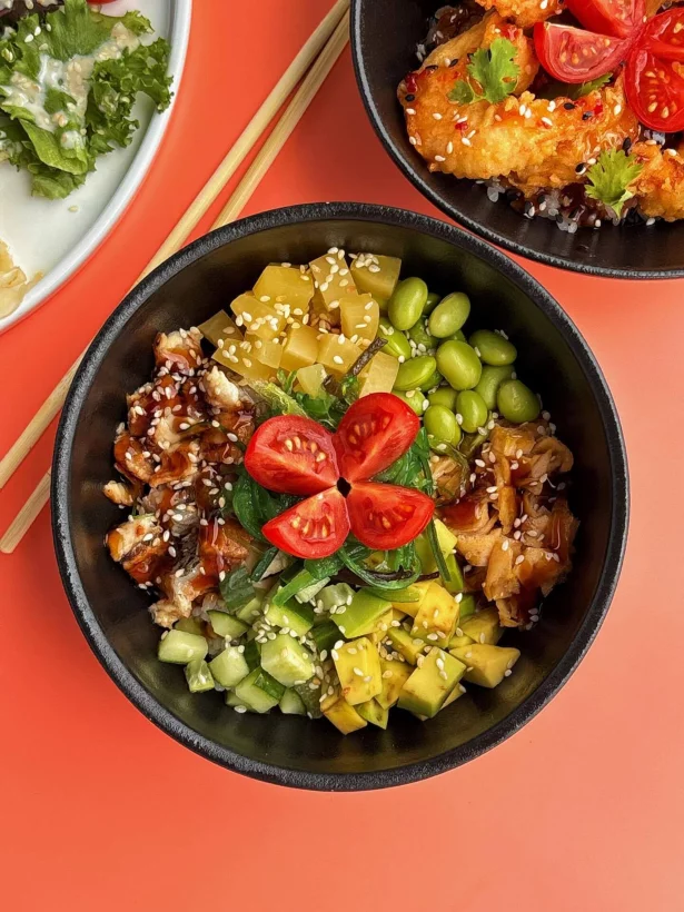 Интерьер/Экстерьер/Банкетная зона/Бар/Стол для двоих/Вход/Главный зал/Lounge зона корнер Kuji фото