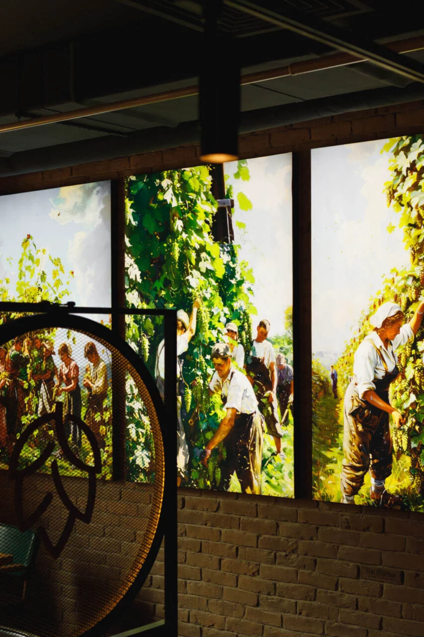 Интерьер/Экстерьер/Банкетная зона/Бар/Стол для двоих/Вход/Главный зал/Lounge зона ресторан The Pivo фото