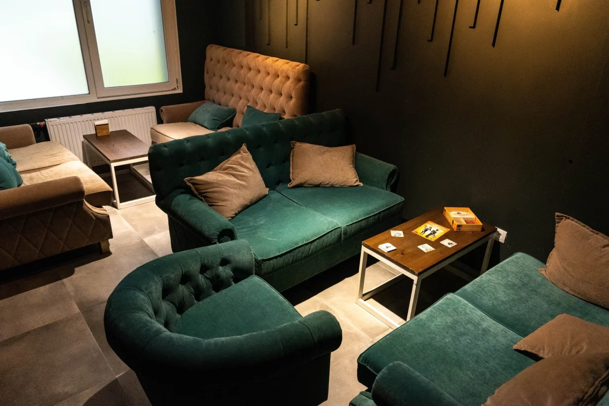 Интерьер/Экстерьер/Банкетная зона/Бар/Стол для двоих/Вход/Главный зал/Lounge зона кальянная Avocado Lounge bar фото