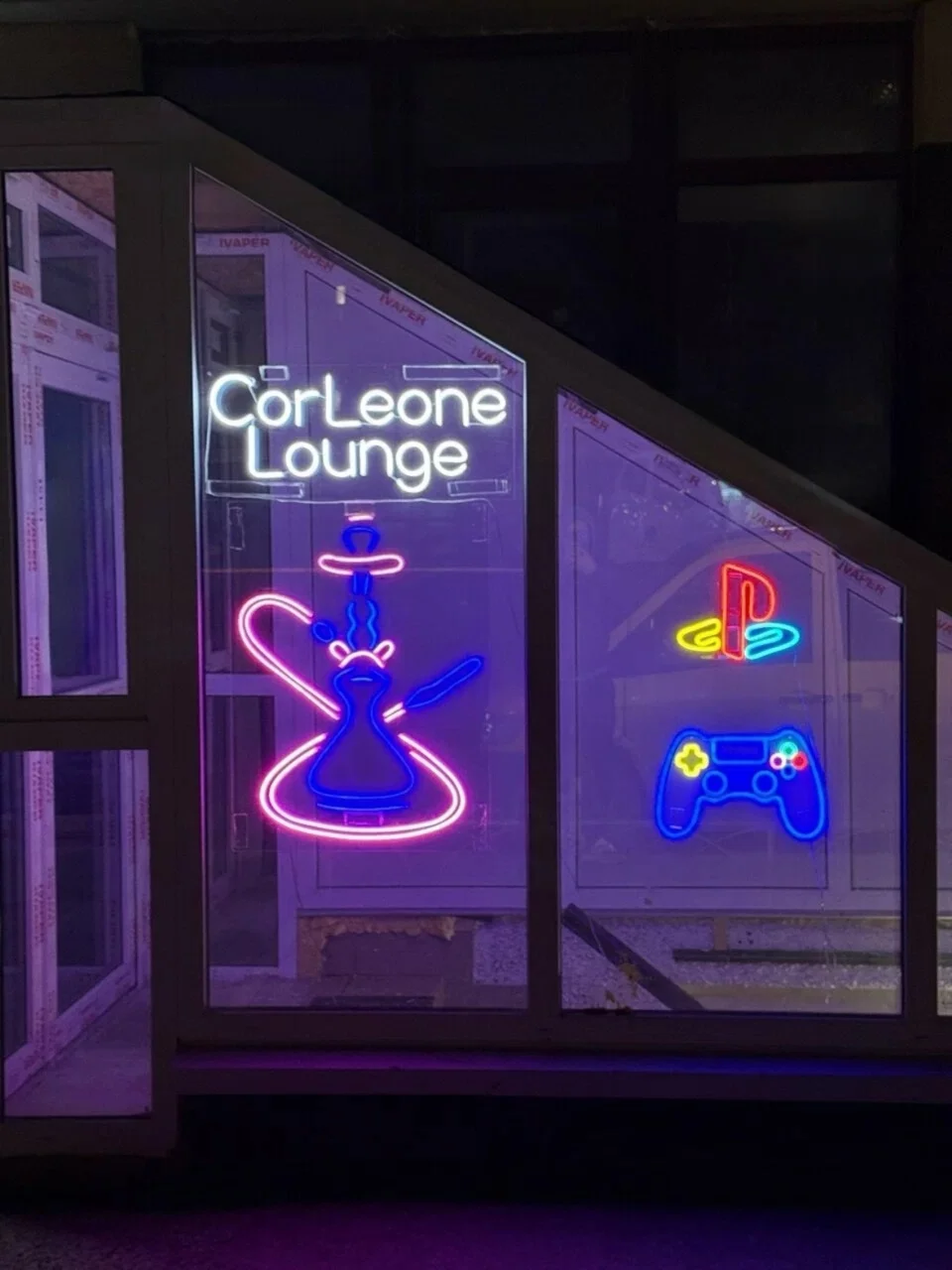 Интерьер/Экстерьер/Банкетная зона/Бар/Стол для двоих/Вход/Главный зал/Lounge зона лаунж Corleone Lounge фото