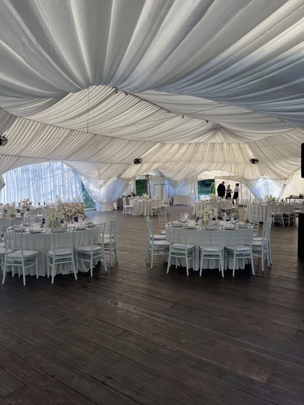 Интерьер/Экстерьер/Банкетная зона/Бар/Стол для двоих/Вход/Главный зал/Lounge зона ресторан Берег фото