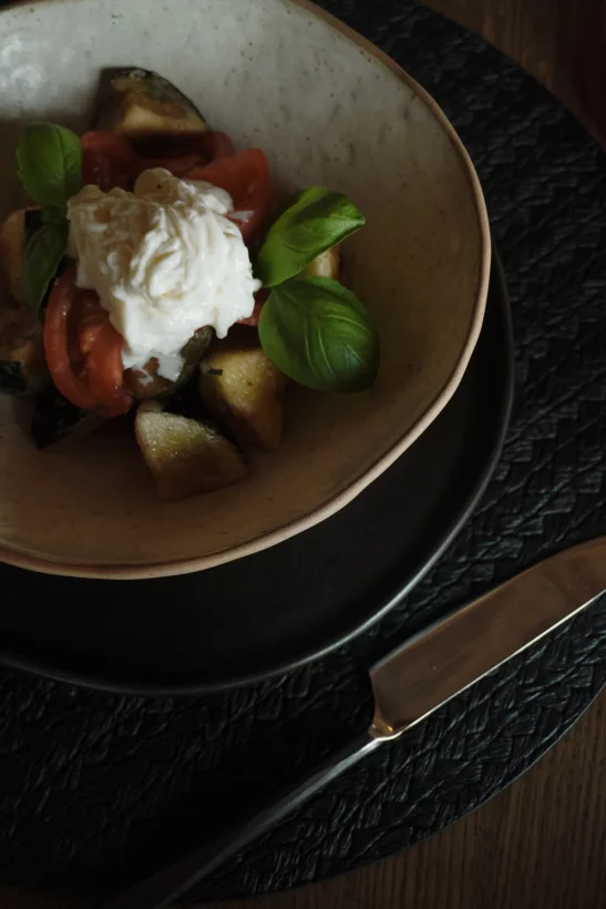 Интерьер/Экстерьер/Банкетная зона/Бар/Стол для двоих/Вход/Главный зал/Lounge зона ресторан Wood Wood Wood фото