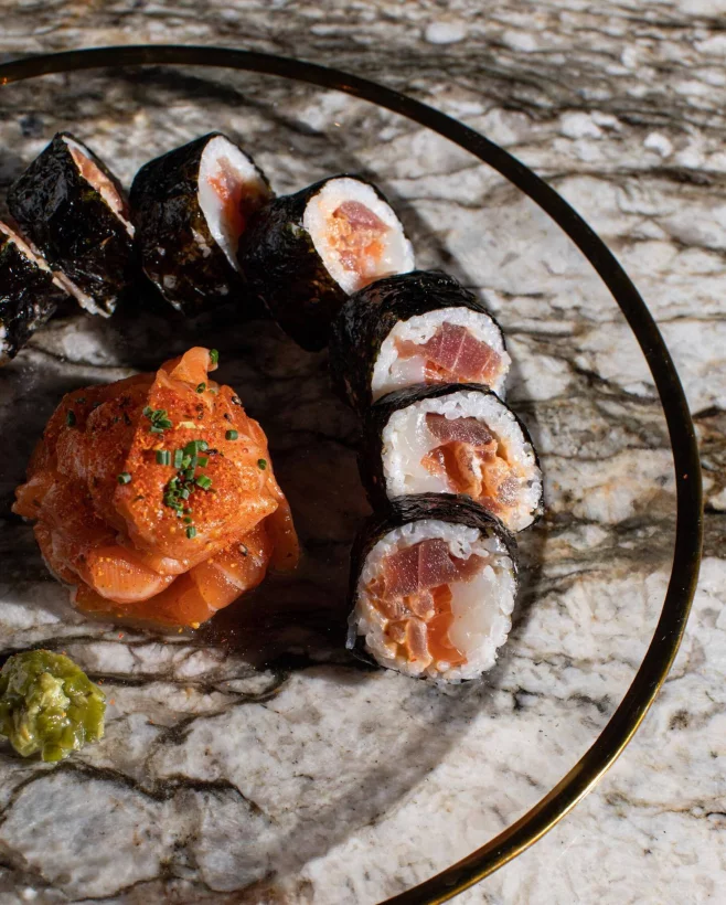 Интерьер/Экстерьер/Банкетная зона/Бар/Стол для двоих/Вход/Главный зал/Lounge зона ресторан Hide фото