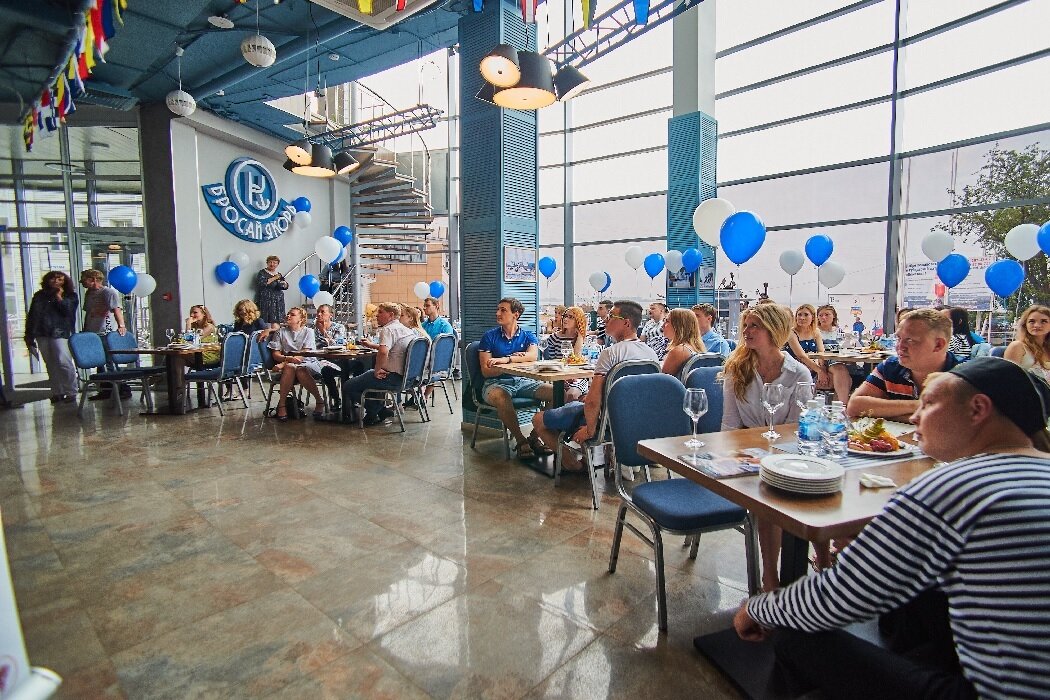 Кафе якорь днепровская. Бросай якорь ульяновск. Бросай якорь екатеринбург. Кофе гости бар кирова. Яхта коматек екатеринбург.