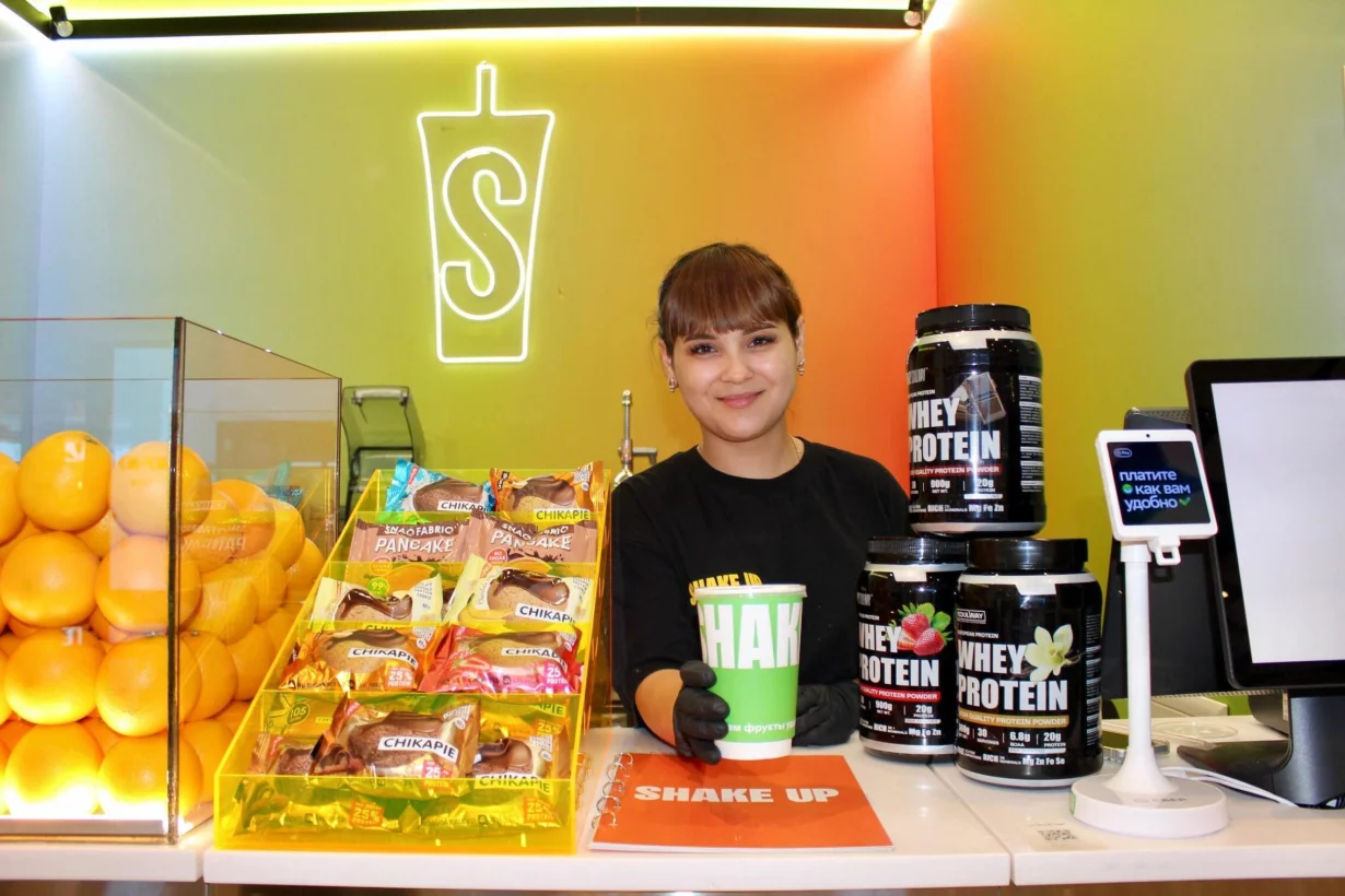 Интерьер/Экстерьер/Банкетная зона/Бар/Стол для двоих/Вход/Главный зал/Lounge зона корнер Shake Up фото