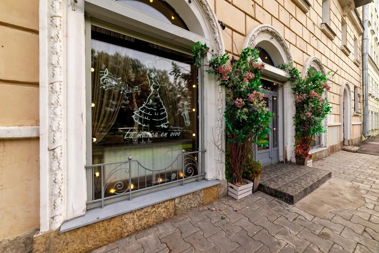 Интерьер/Экстерьер/Банкетная зона/Бар/Стол для двоих/Вход/Главный зал/Lounge зона банкетный зал Vida Rica фото