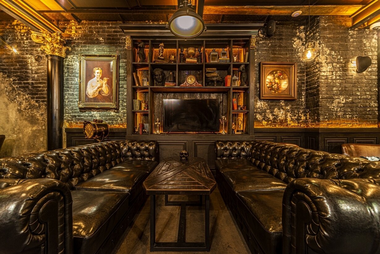 Tangiers Lounge Leo