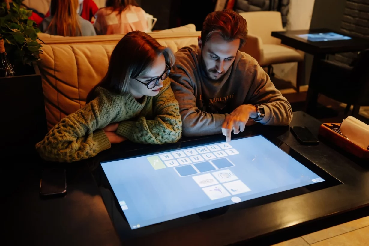 Интерьер/Экстерьер/Банкетная зона/Бар/Стол для двоих/Вход/Главный зал/Lounge зона ресторан Игристые фото