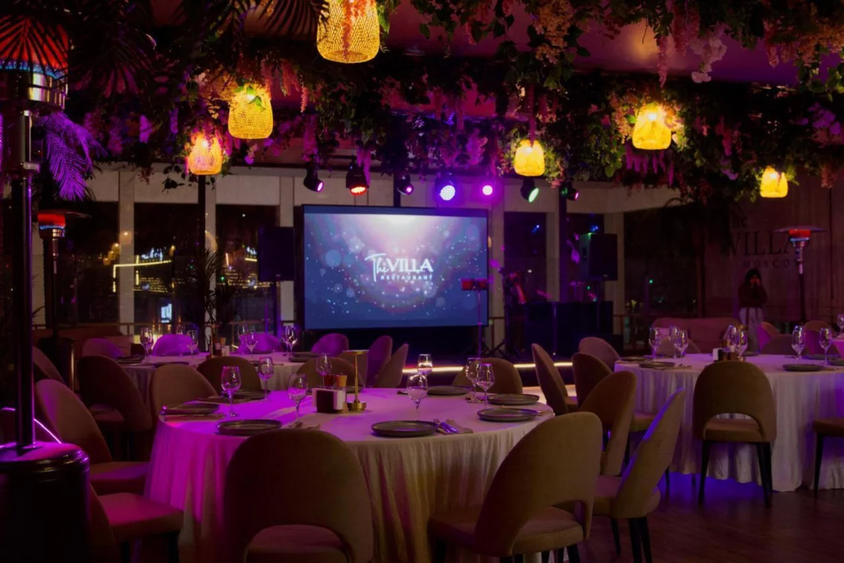 Интерьер/Экстерьер/Банкетная зона/Бар/Стол для двоих/Вход/Главный зал/Lounge зона ресторан The Villa фото