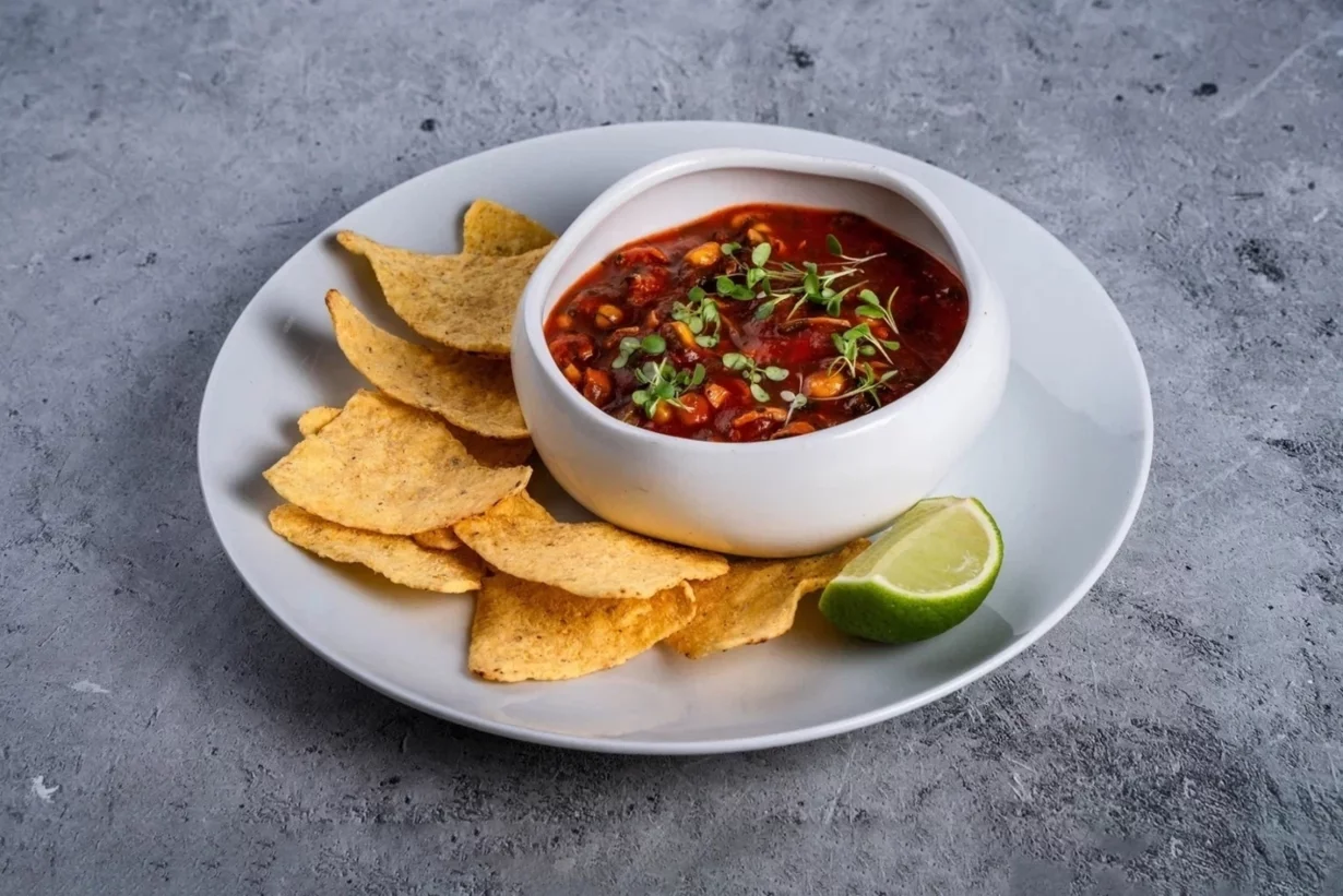 Интерьер/Экстерьер/Банкетная зона/Бар/Стол для двоих/Вход/Главный зал/Lounge зона корнер Мидийное место фото