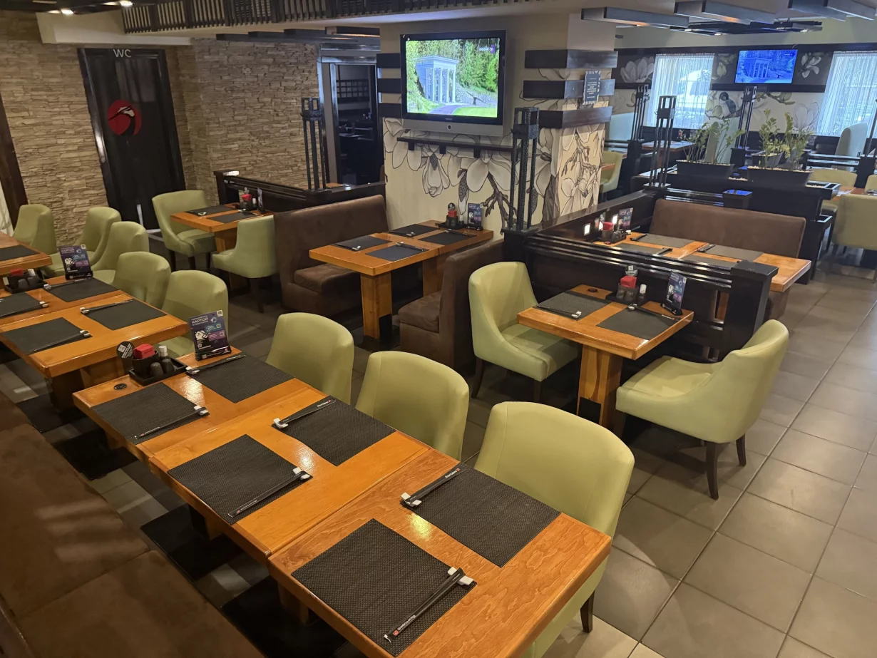 Интерьер/Экстерьер/Банкетная зона/Бар/Стол для двоих/Вход/Главный зал/Lounge зона ресторан Якитория фото