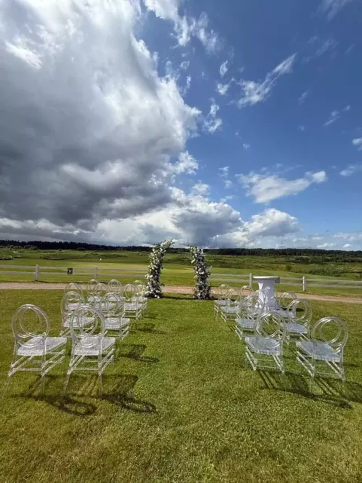 Интерьер/Экстерьер/Банкетная зона/Бар/Стол для двоих/Вход/Главный зал/Lounge зона ресторан Gorki Golf & Resort фото