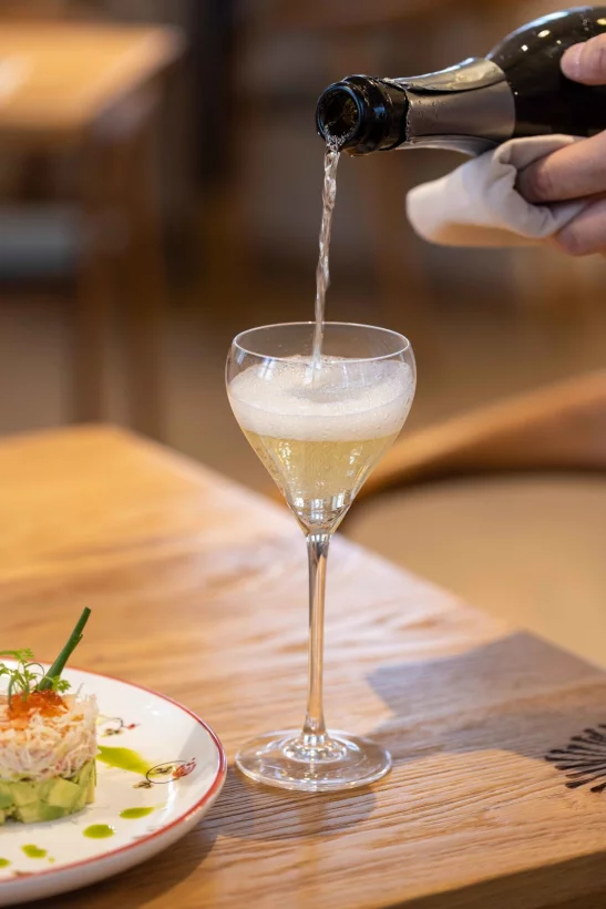 Интерьер/Экстерьер/Банкетная зона/Бар/Стол для двоих/Вход/Главный зал/Lounge зона ресторан Есения фото