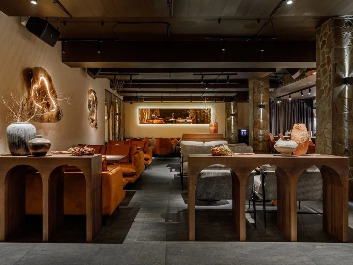 Интерьер/Экстерьер/Банкетная зона/Бар/Стол для двоих/Вход/Главный зал/Lounge зона бар Лед и пламя фото