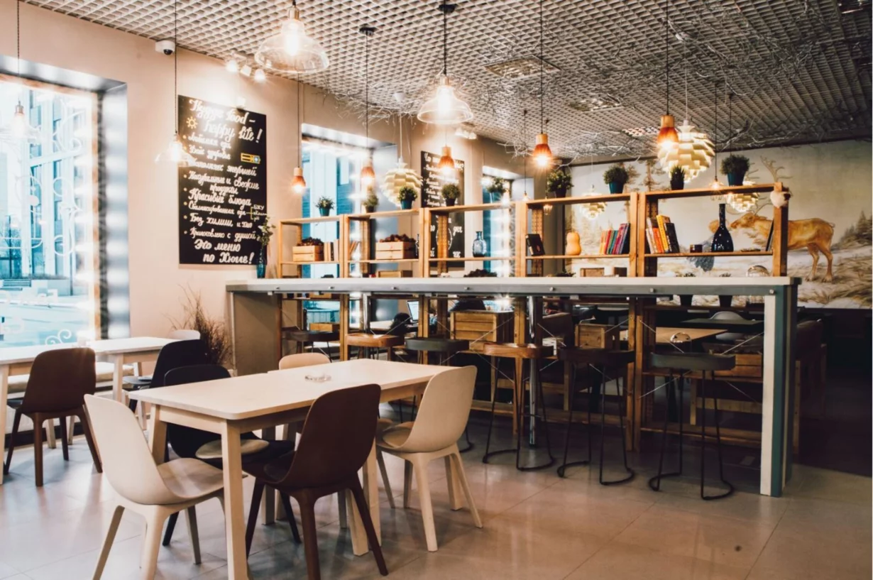 Уютны светлый зал для большой компании - Picture of Hygge bar, Yaroslavl - Tripa