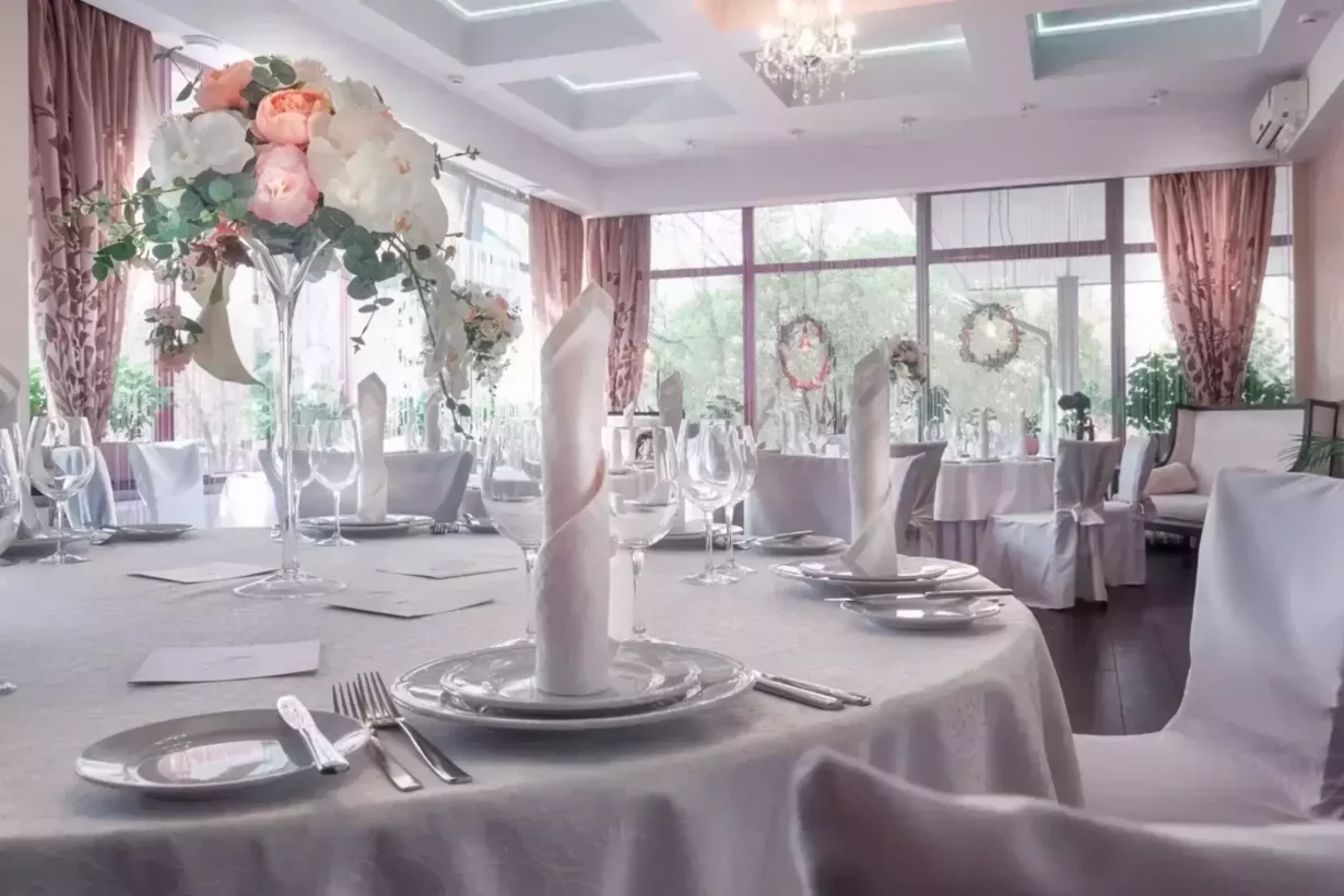 Малый зал Времена года