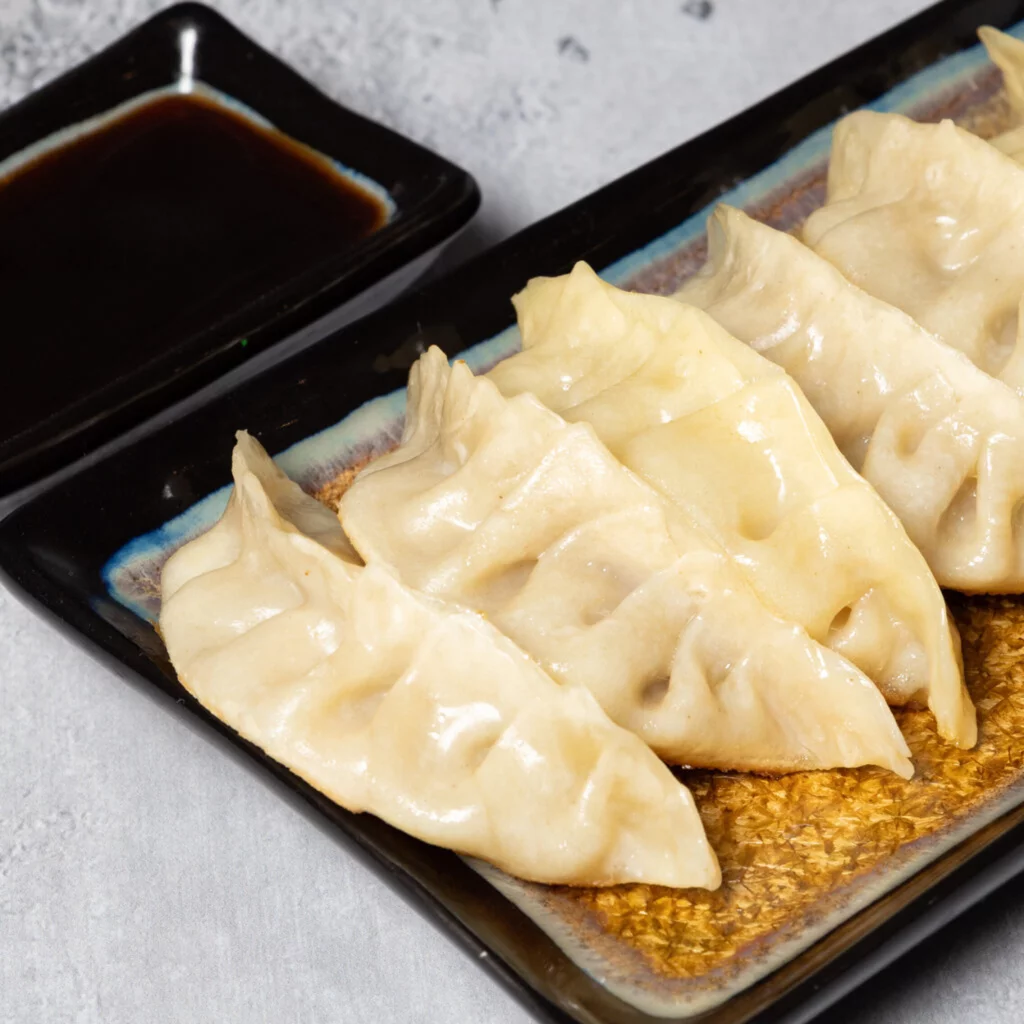 Интерьер/Экстерьер/Банкетная зона/Бар/Стол для двоих/Вход/Главный зал/Lounge зона ресторан Первая лапшичная стрит фото