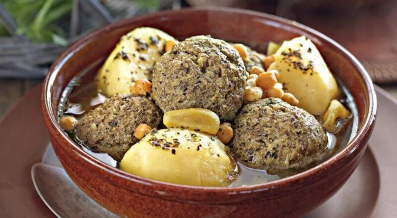 Интерьер/Экстерьер/Банкетная зона/Бар/Стол для двоих/Вход/Главный зал/Lounge зона кафе Чаплин фото