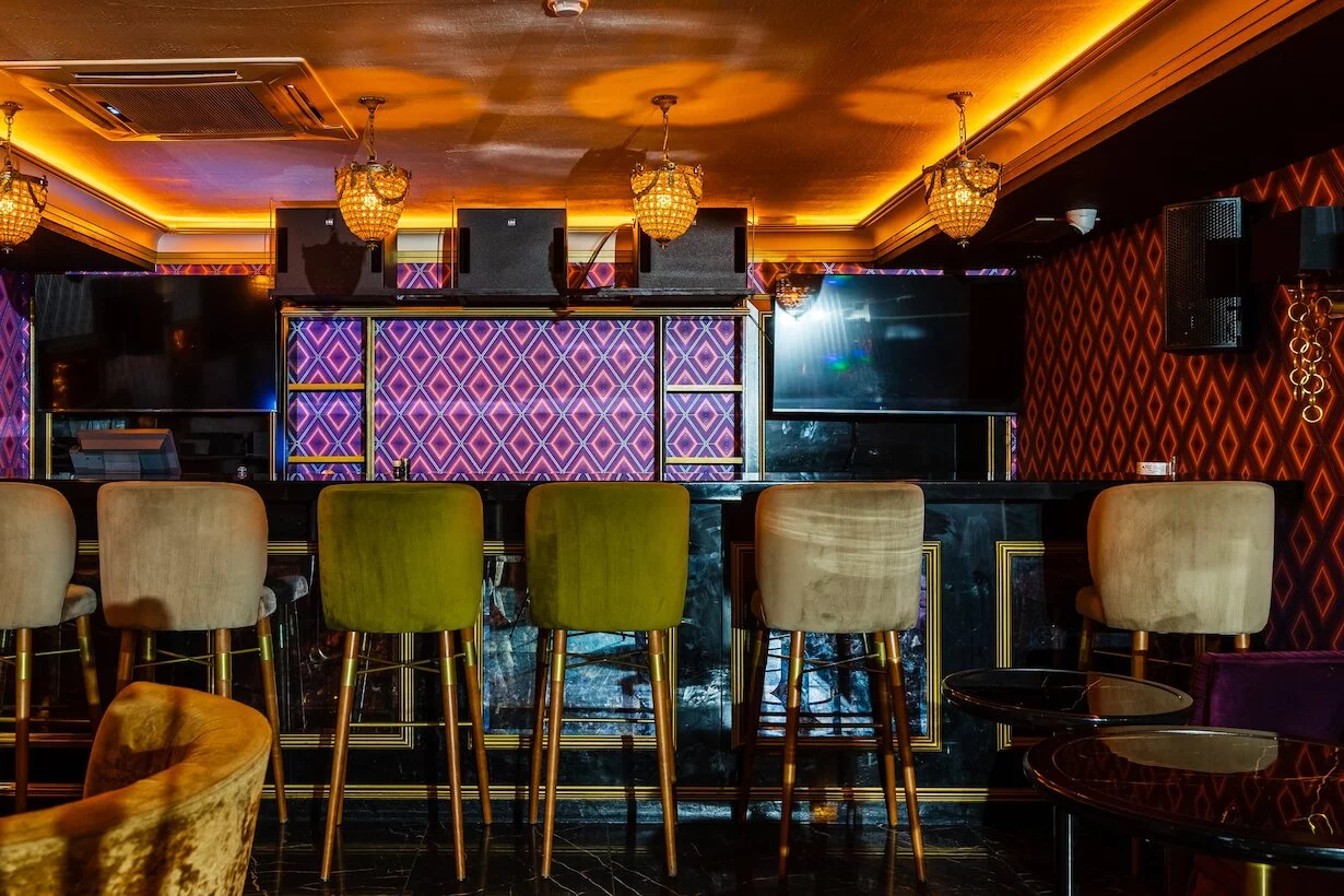 Интерьер/Экстерьер/Банкетная зона/Бар/Стол для двоих/Вход/Главный зал/Lounge зона клуб Project фото