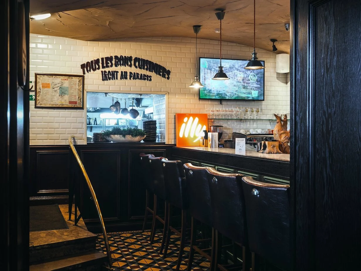 Гастробар Brugge. Санкт-Петербург, наб. Макарова, д. 22 - Официальный сайт Resto