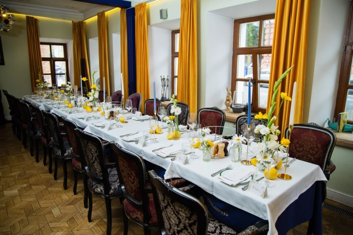 Интерьер/Экстерьер/Банкетная зона/Бар/Стол для двоих/Вход/Главный зал/Lounge зона ресторан Lauren Parker фото