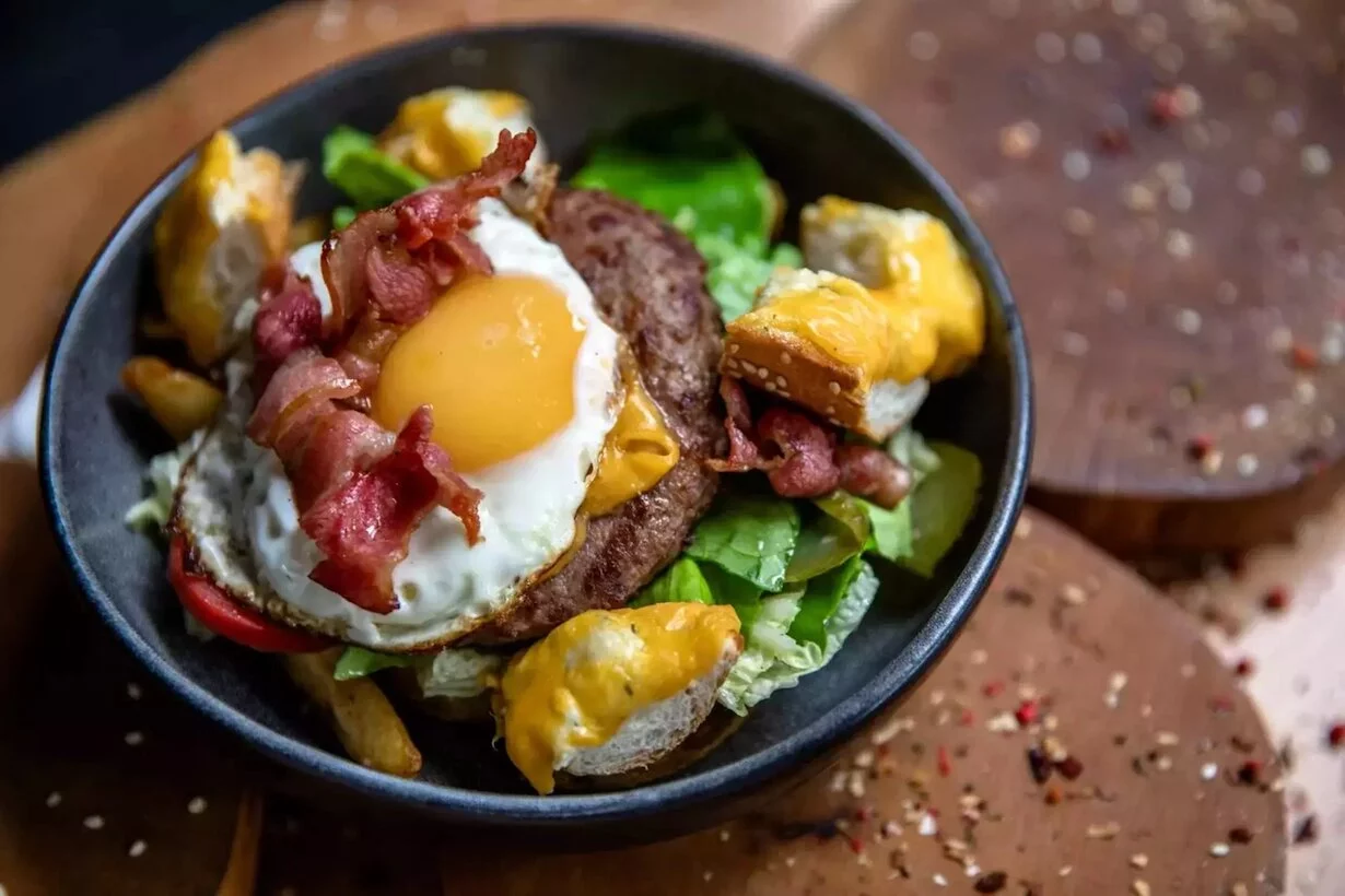 Интерьер/Экстерьер/Банкетная зона/Бар/Стол для двоих/Вход/Главный зал/Lounge зона бар Традиции мирового пивоварения фото