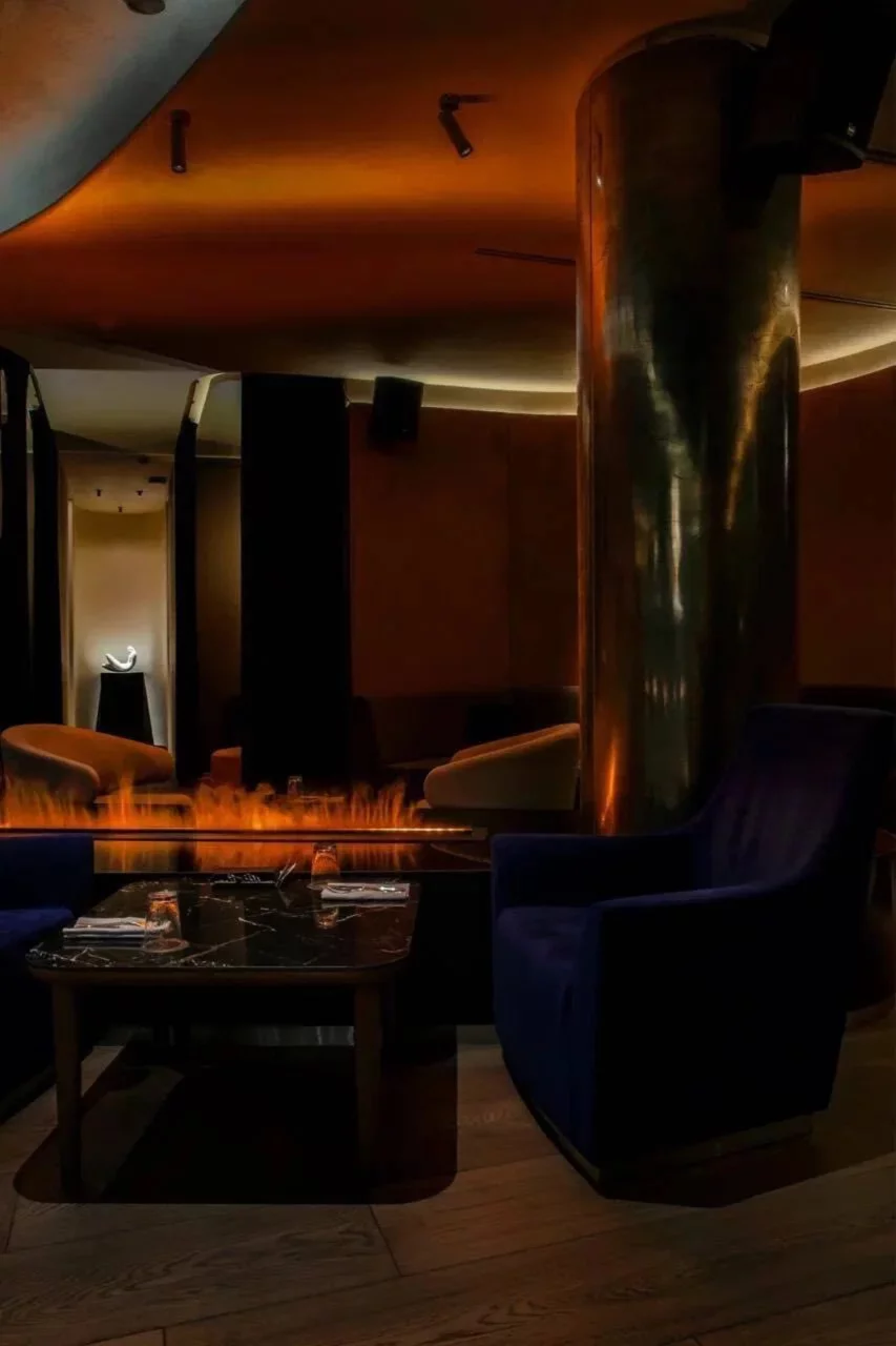 Интерьер/Экстерьер/Банкетная зона/Бар/Стол для двоих/Вход/Главный зал/Lounge зона гастробар Luna фото