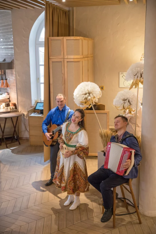 Интерьер/Экстерьер/Банкетная зона/Бар/Стол для двоих/Вход/Главный зал/Lounge зона ресторан Есения фото