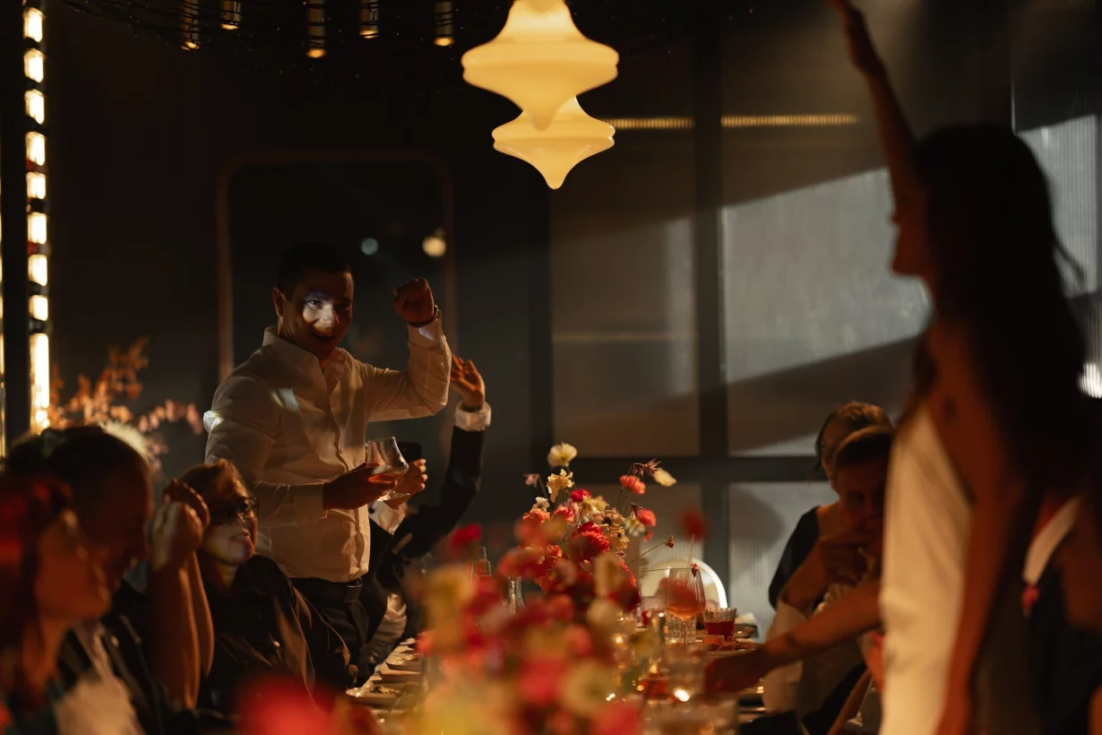 Интерьер/Экстерьер/Банкетная зона/Бар/Стол для двоих/Вход/Главный зал/Lounge зона банкетный зал Сезоны на Фонтанке фото