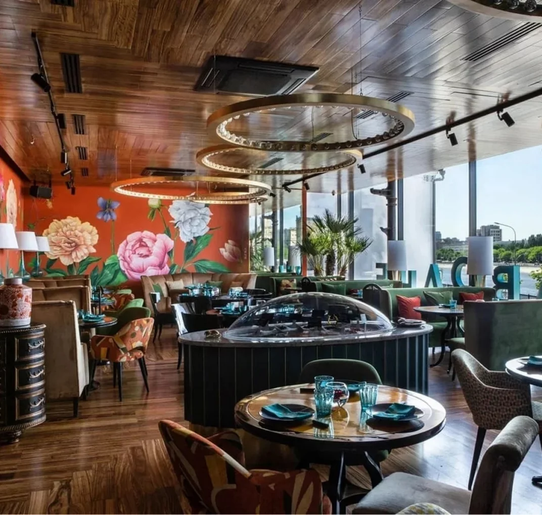 Интерьер/Экстерьер/Банкетная зона/Бар/Стол для двоих/Вход/Главный зал/Lounge зона ресторанный комплекс Soho Rooms фото