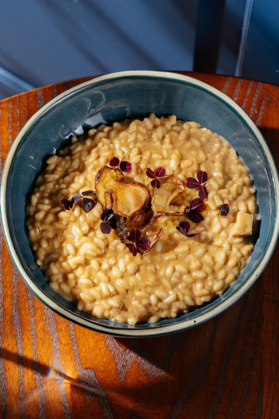 Интерьер/Экстерьер/Банкетная зона/Бар/Стол для двоих/Вход/Главный зал/Lounge зона ресторан Sapori di Italia фото