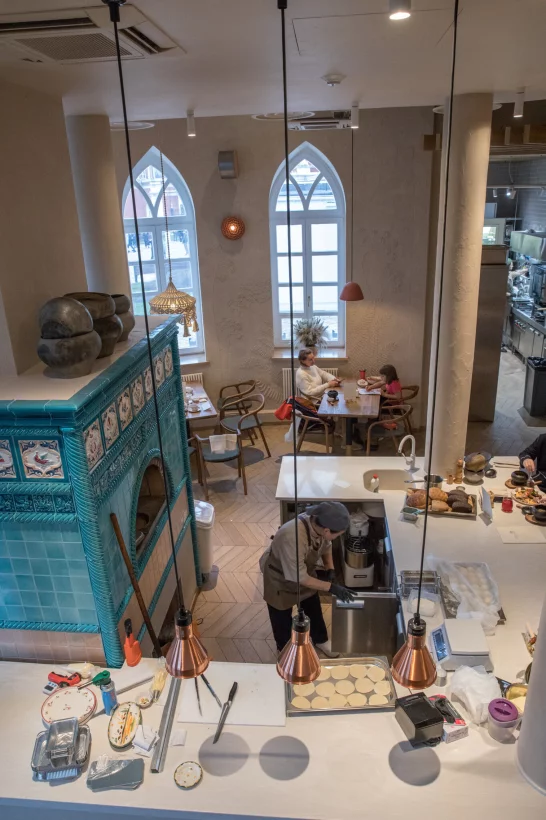 Интерьер/Экстерьер/Банкетная зона/Бар/Стол для двоих/Вход/Главный зал/Lounge зона ресторан Есения фото