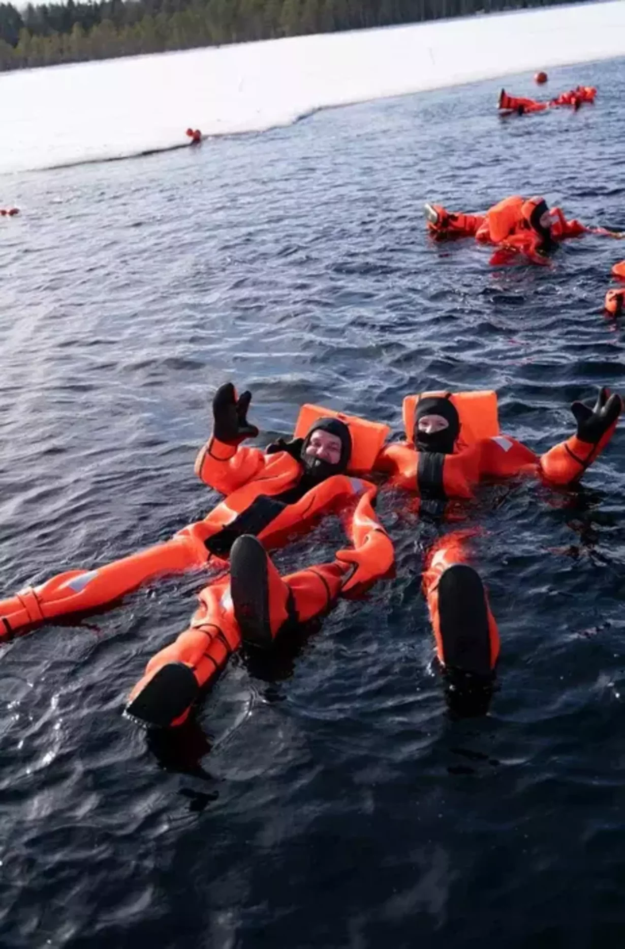 Интерьер/Экстерьер/Банкетная зона/Бар/Стол для двоих/Вход/Главный зал/Lounge зона ресторан Берег фото