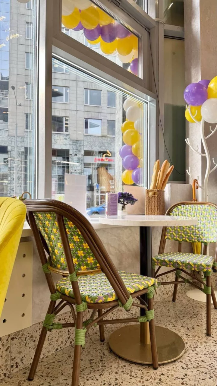 Интерьер/Экстерьер/Банкетная зона/Бар/Стол для двоих/Вход/Главный зал/Lounge зона пекарня French Bakery Sedelice фото