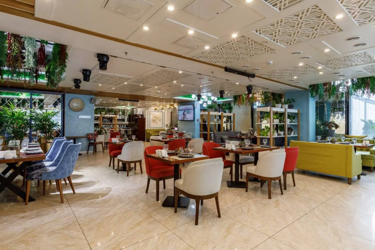 Восточный зал Броско