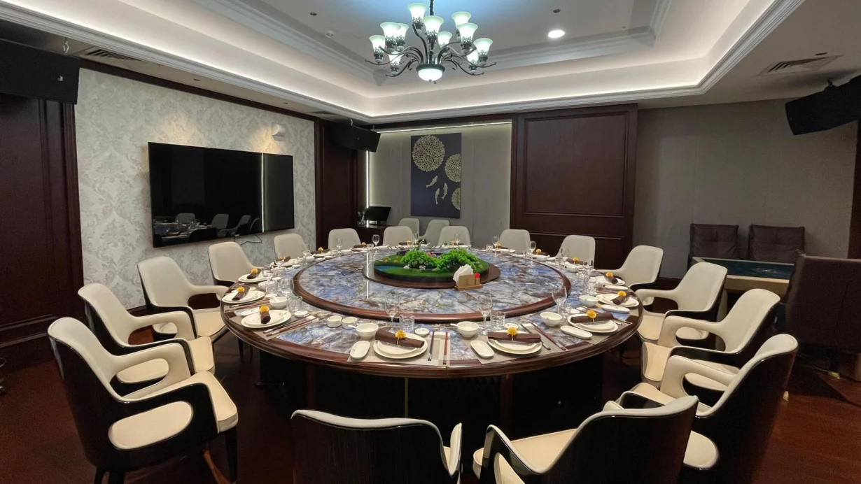 Интерьер/Экстерьер/Банкетная зона/Бар/Стол для двоих/Вход/Главный зал/Lounge зона ресторан Шанхай фото