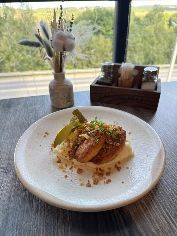 Интерьер/Экстерьер/Банкетная зона/Бар/Стол для двоих/Вход/Главный зал/Lounge зона ресторан Молоко фото