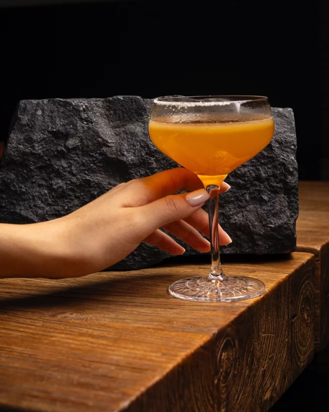 Интерьер/Экстерьер/Банкетная зона/Бар/Стол для двоих/Вход/Главный зал/Lounge зона стейк-хаус Рыбы нет фото