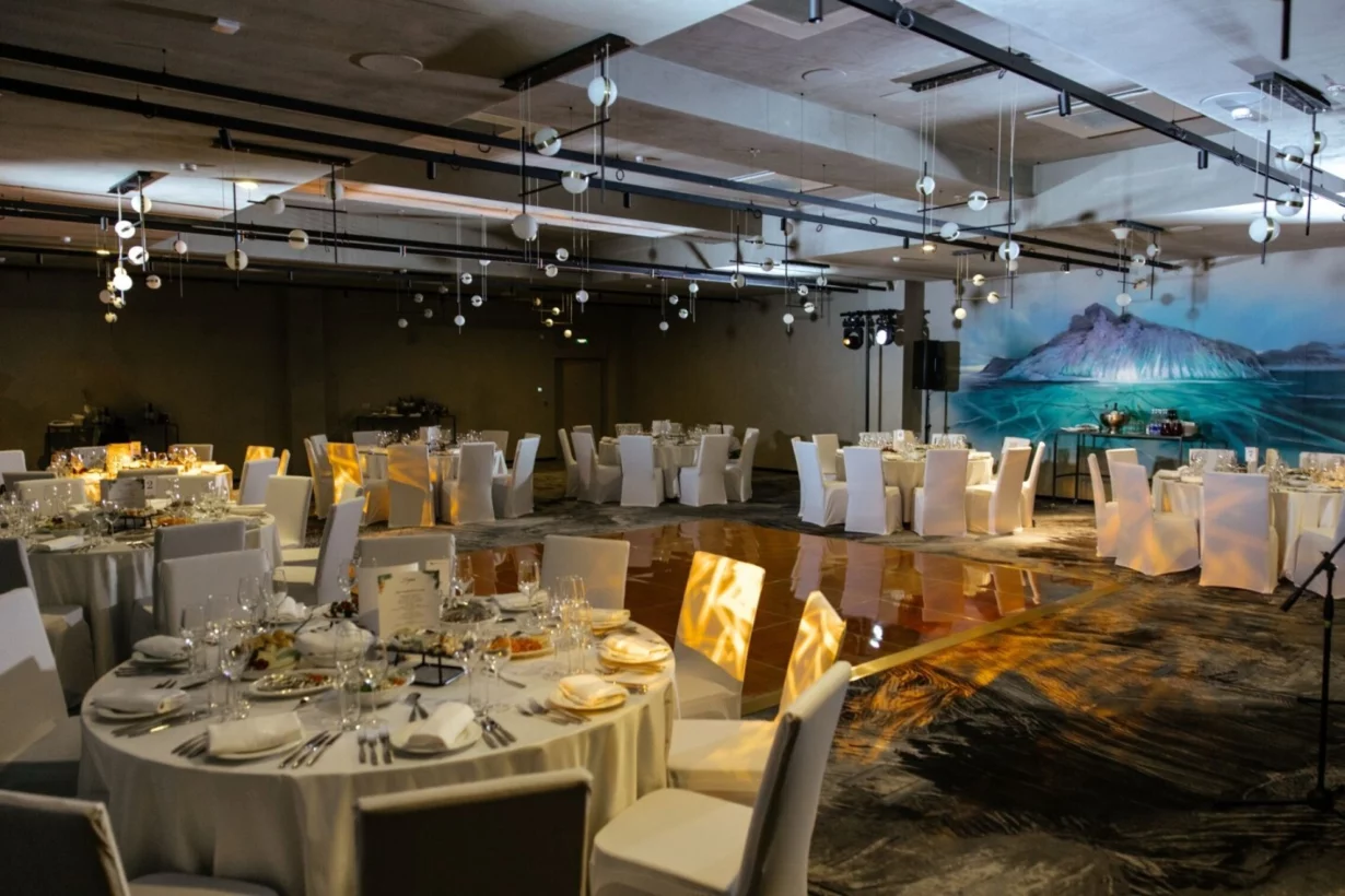 Интерьер/Экстерьер/Банкетная зона/Бар/Стол для двоих/Вход/Главный зал/Lounge зона ресторан Domina Пулково фото