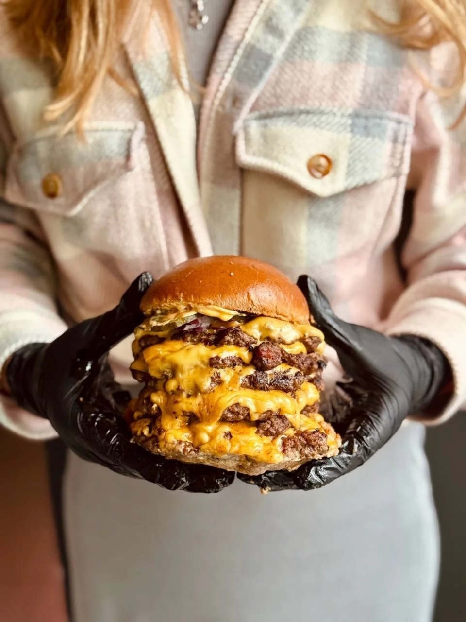 Интерьер/Экстерьер/Банкетная зона/Бар/Стол для двоих/Вход/Главный зал/Lounge зона фастфуд Кур Крыло фото