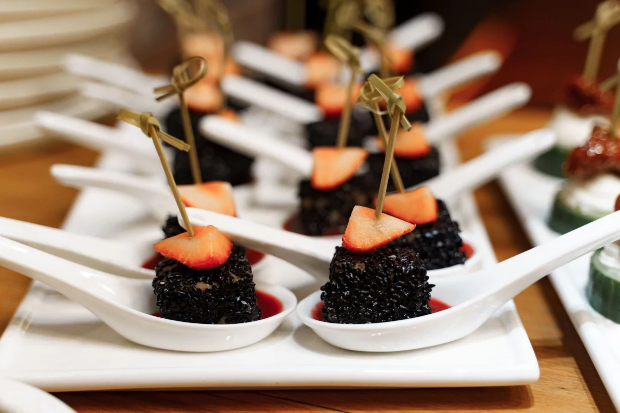 Интерьер/Экстерьер/Банкетная зона/Бар/Стол для двоих/Вход/Главный зал/Lounge зона бар Wine Story фото