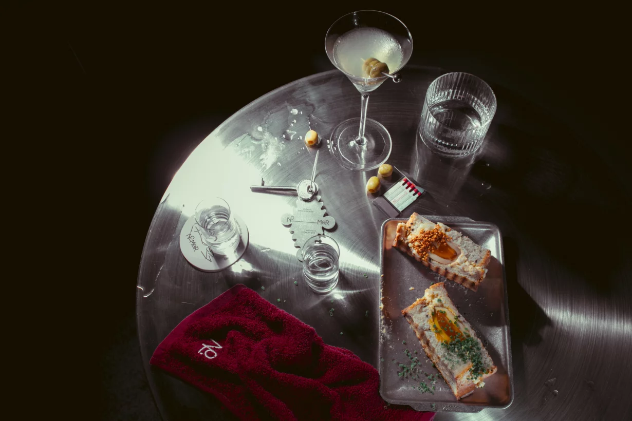 Интерьер/Экстерьер/Банкетная зона/Бар/Стол для двоих/Вход/Главный зал/Lounge зона бар Nomer фото