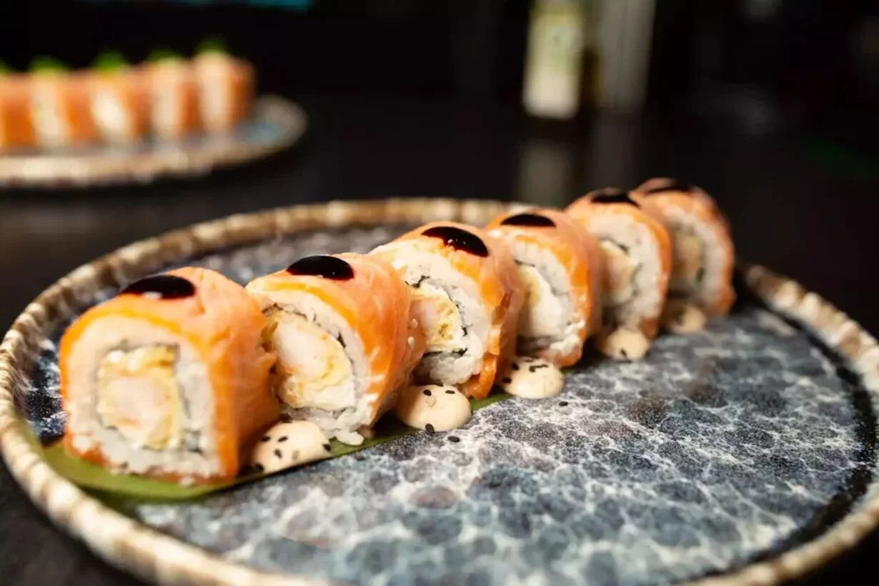 Интерьер/Экстерьер/Банкетная зона/Бар/Стол для двоих/Вход/Главный зал/Lounge зона караоке-клуб Ля-Мажор фото