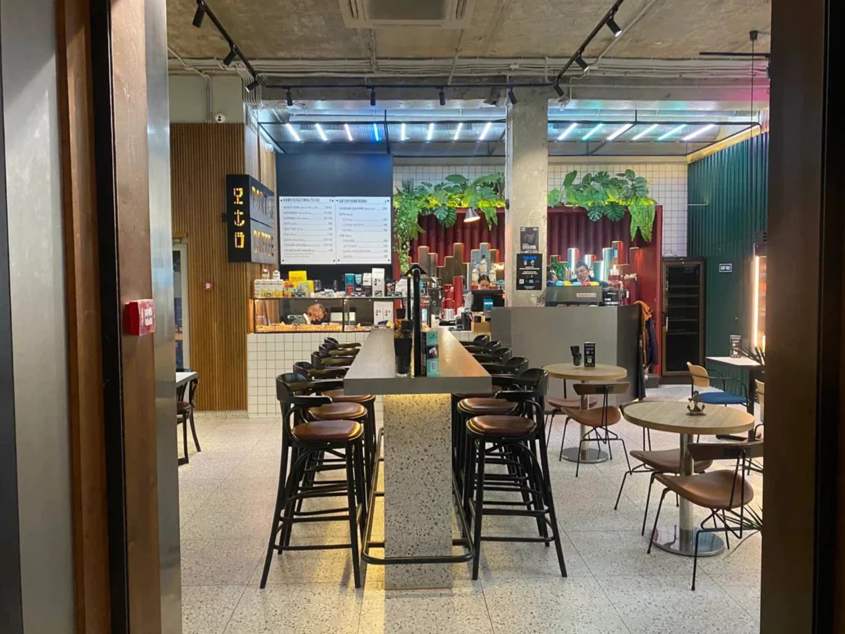 Интерьер/Экстерьер/Банкетная зона/Бар/Стол для двоих/Вход/Главный зал/Lounge зона кофейня Port-o-coffee фото