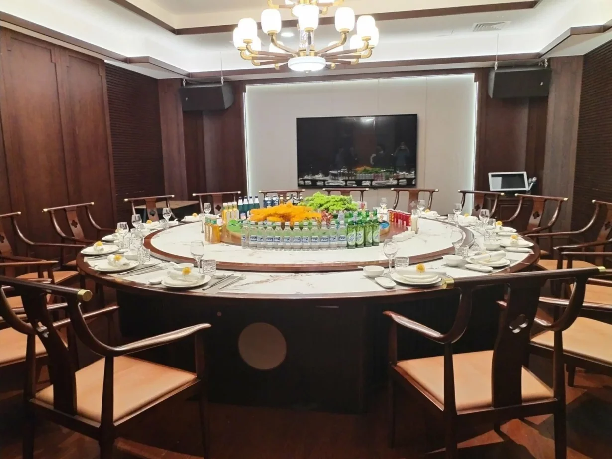 Интерьер/Экстерьер/Банкетная зона/Бар/Стол для двоих/Вход/Главный зал/Lounge зона ресторан Шанхай фото